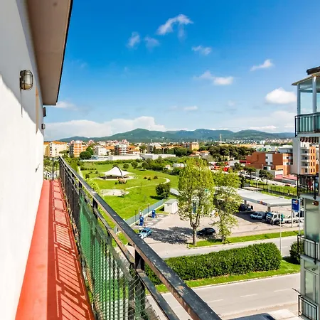 Vintage View-private Parking Panorama & Comfort ليفورنو